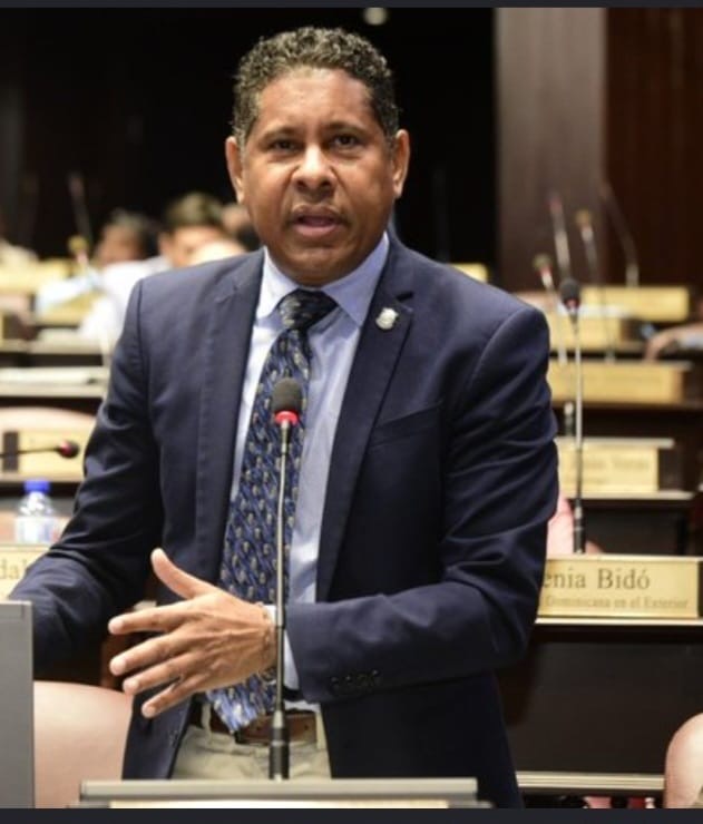 Diputado Ignacio Aracena destaca aprobación de resolución para construcción de hospital en Santo Domingo Oeste