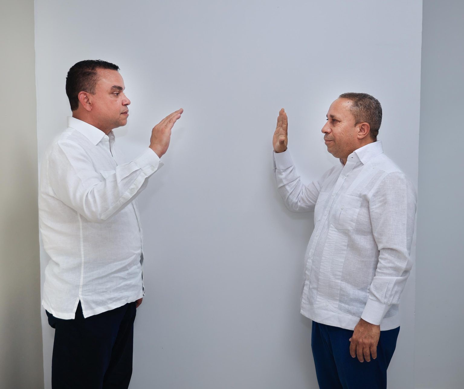 Doctor Julio Landrón juramenta a Alfonzo Herasme como director del Servicio Regional de Salud Enriquillo Doctor Julio Landrón juramenta a Alfonzo Herasme como director del Servicio Regional de Salud Enriquillo