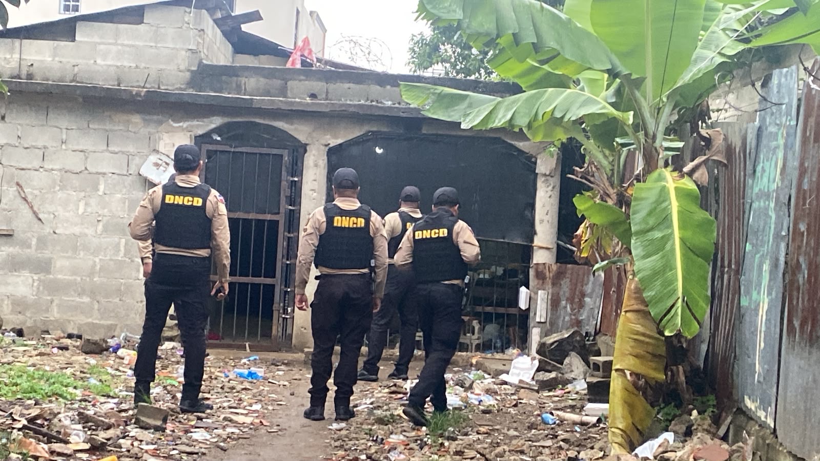 Autoridades ocupan 7,538 gramos de drogas; arrestan 27 personas en SDN