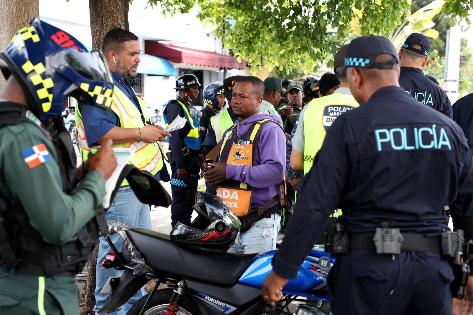 INTRANT y organismos de seguridad intervienen 15 paradas de motoconcho; eliminan tres