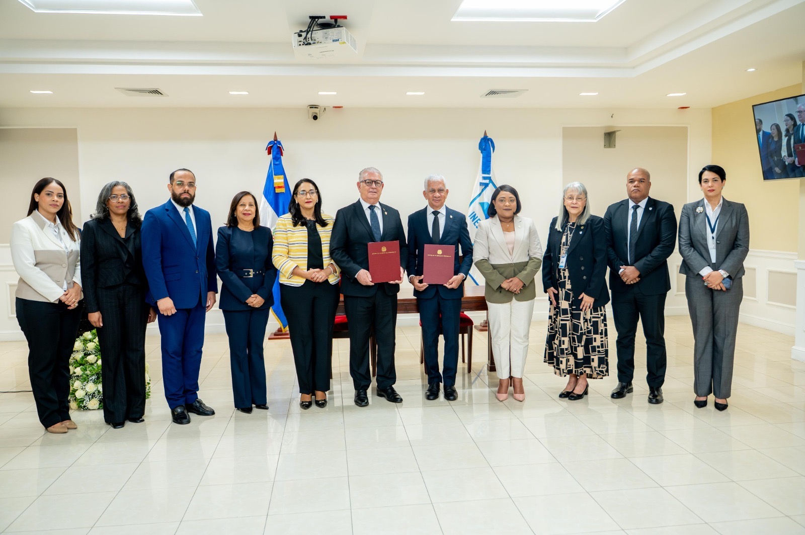 Senado y el INESDYC firman convenio de colaboración