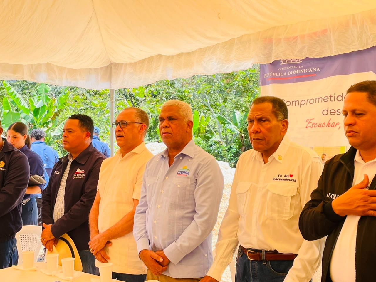 Senadores Jhonson Encarnación y Dagoberto Rodríguez encabezan socialización de camino vecinal que unirá cuatro provincias del Sur