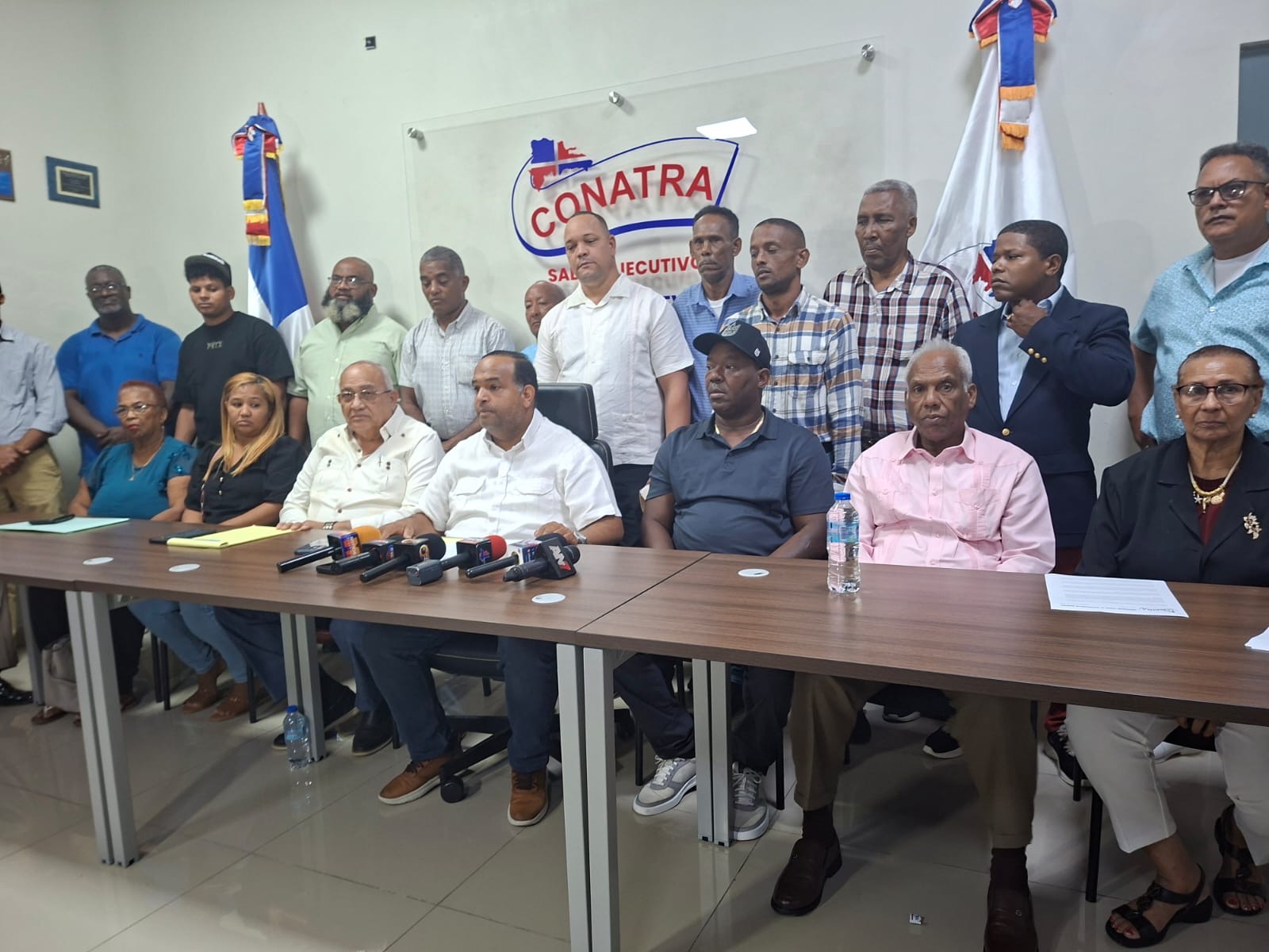 Tras el Intrant intervenir rutas invasoras, Conatra anuncia deja sin efecto paro transporte en Santo Domingo Este