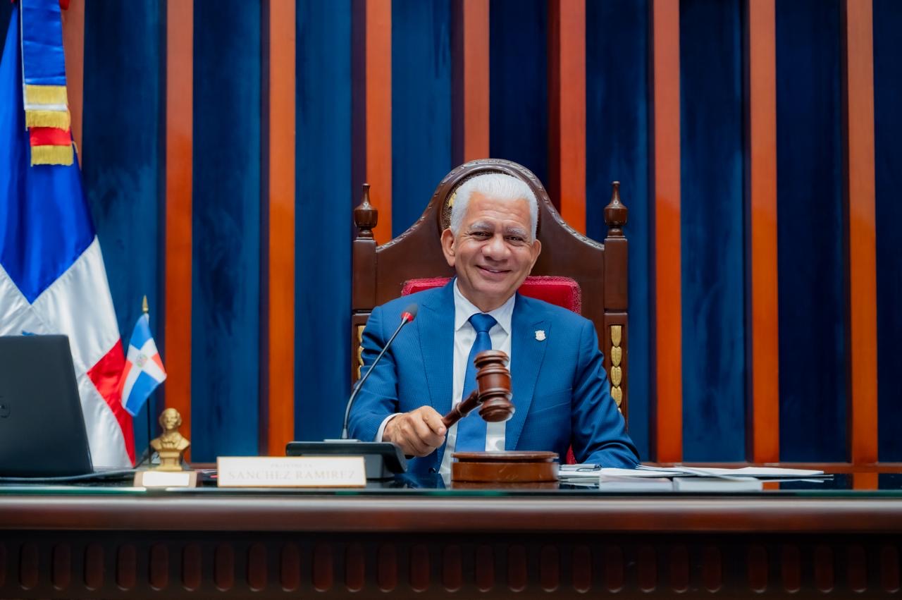 Encuesta sitúa a Ricardo de los Santos entre los senadores con mejor imagen positiva a nivel nacional Encuesta sitúa a Ricardo de los Santos entre los senadores con mejor imagen positiva a nivel nacional