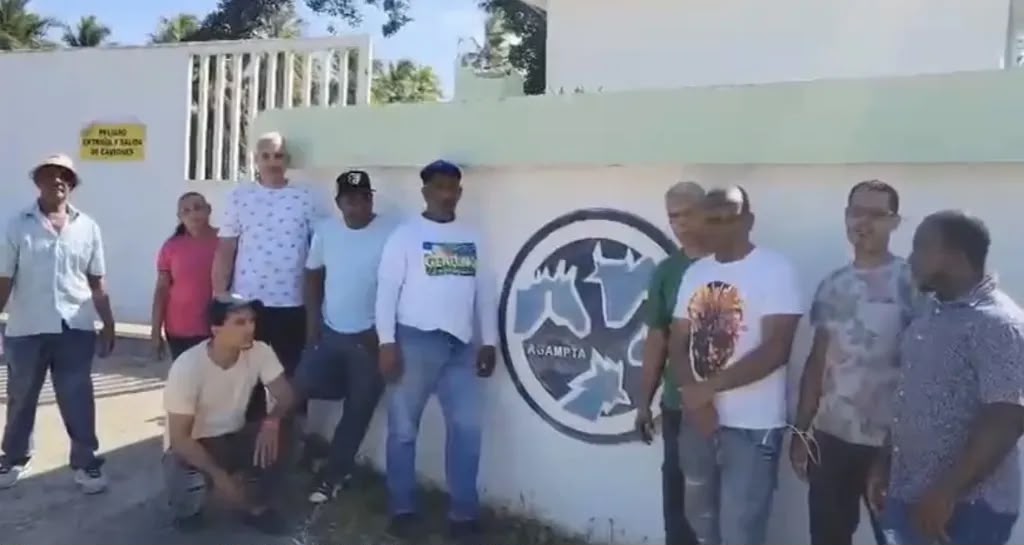 Unos 105 empleados de la Asociación de Ganaderos de Monte Plata llevan casi ocho meses sin cobrar Unos 105 empleados de la Asociación de Ganaderos de Monte Plata llevan casi ocho meses sin cobrar