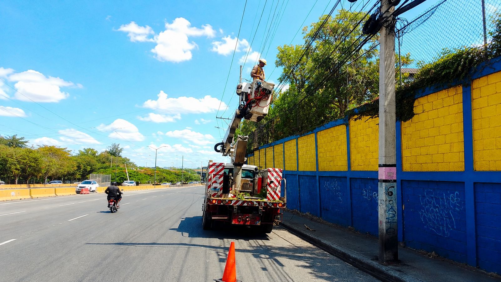Edeeste inicia proyecto de RD$843 millones para transformar las redes de los circuitos 9 y 11 de Capotillo