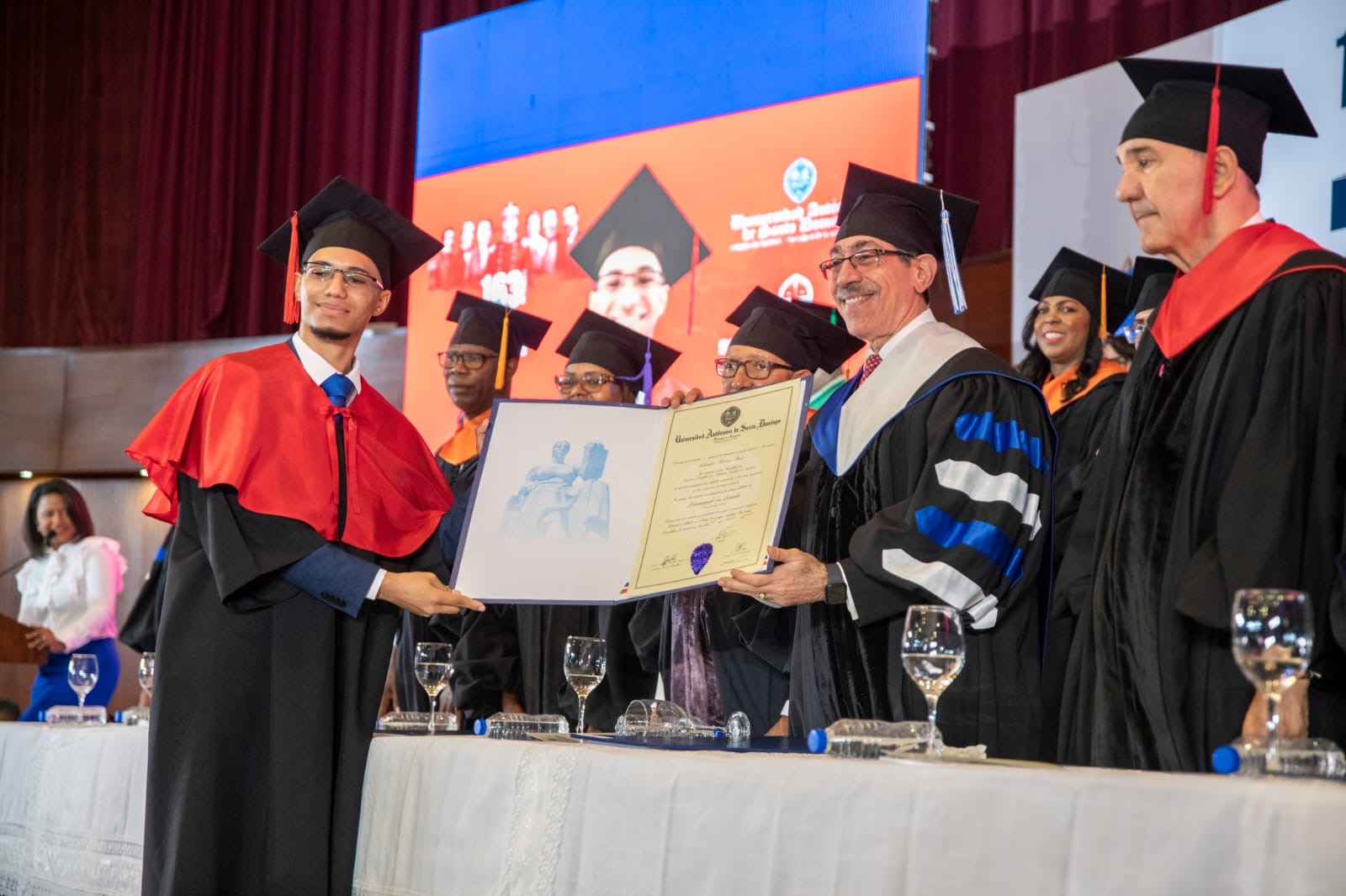 UASD gradúa 716 nuevos profesionales, «los nuevos restauradores de la nación»