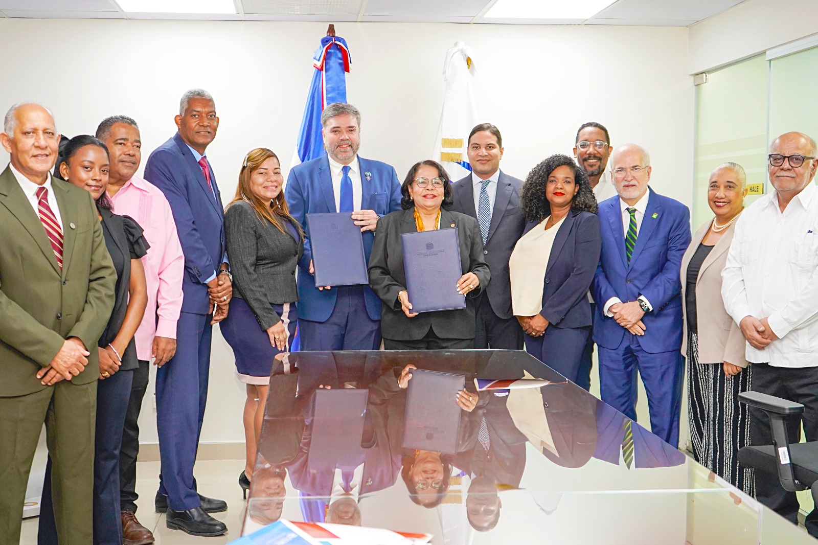 Cámara de Cuentas y sociedad civil suscriben Lineamientos de la Mesa de Control Social de Santo Domingo