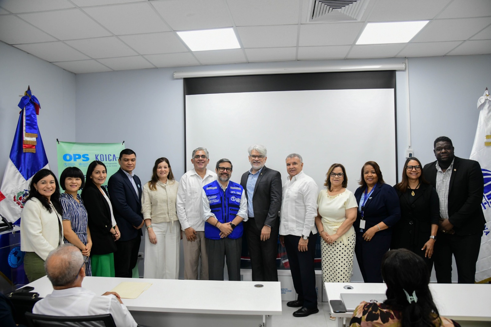 Ministerio de Salud desarrolla proyecto piloto para prevenir el cáncer cervicouterino con pruebas de VPH