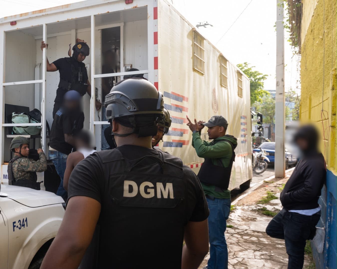 DGM detiene 712 indocumentados y recibe 375 de organismos de seguridad; deporta 873