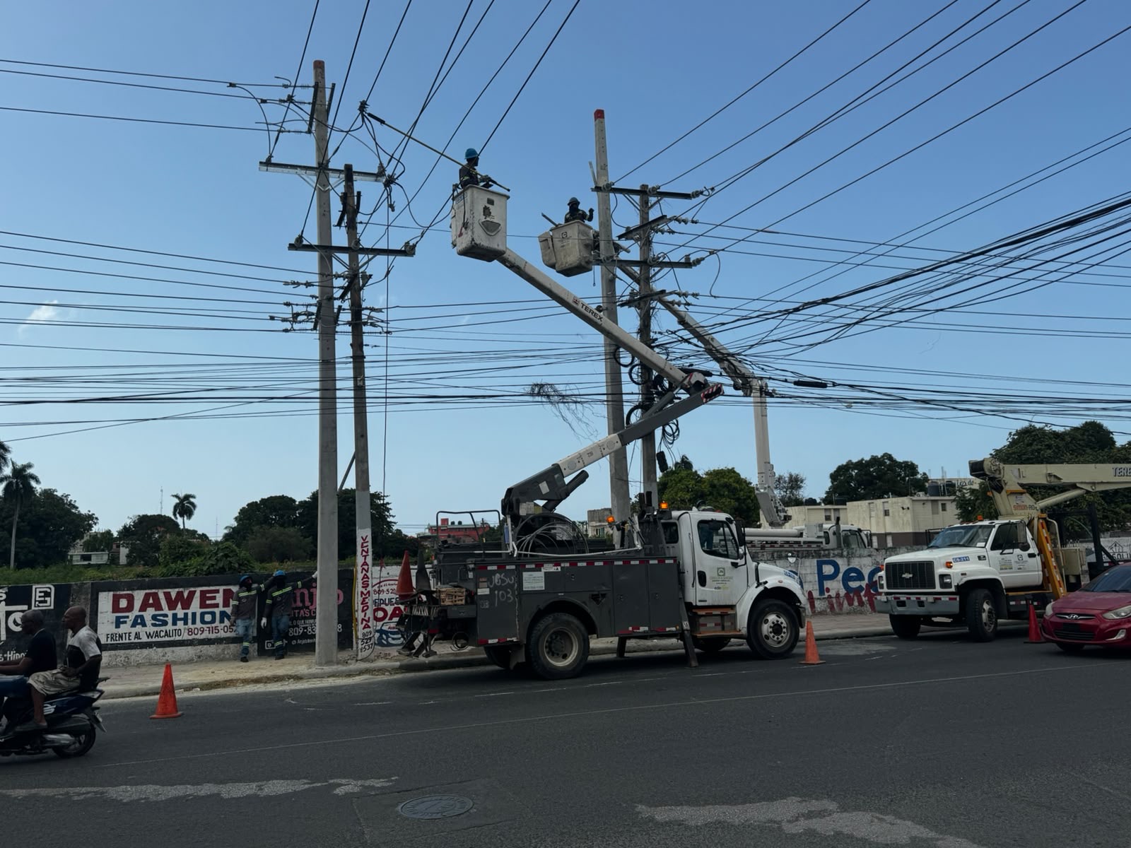 EDEEste fortalece infraestructura eléctrica en circuitos de la subestación San Pedro de Macorís (SPM)