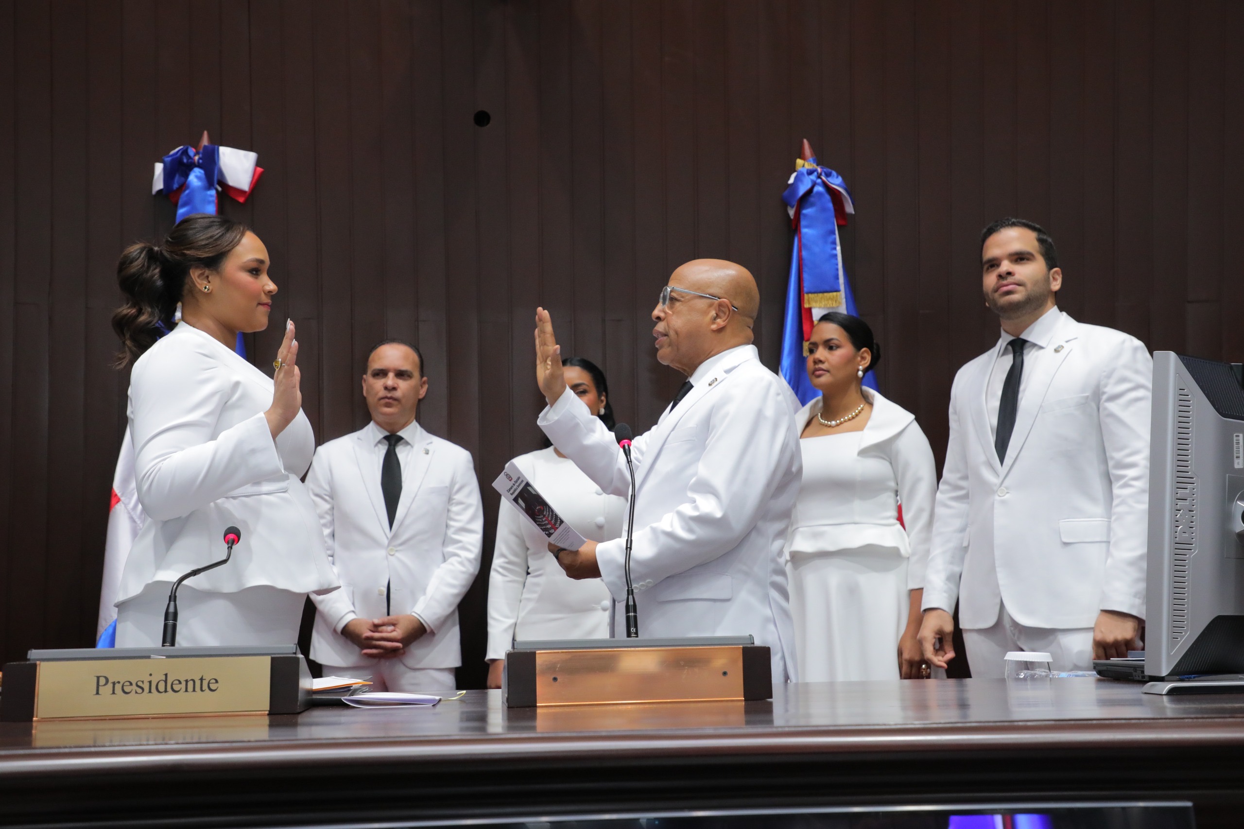 Alfredo Pacheco es ratificado como presidente de la Cámara de Diputados