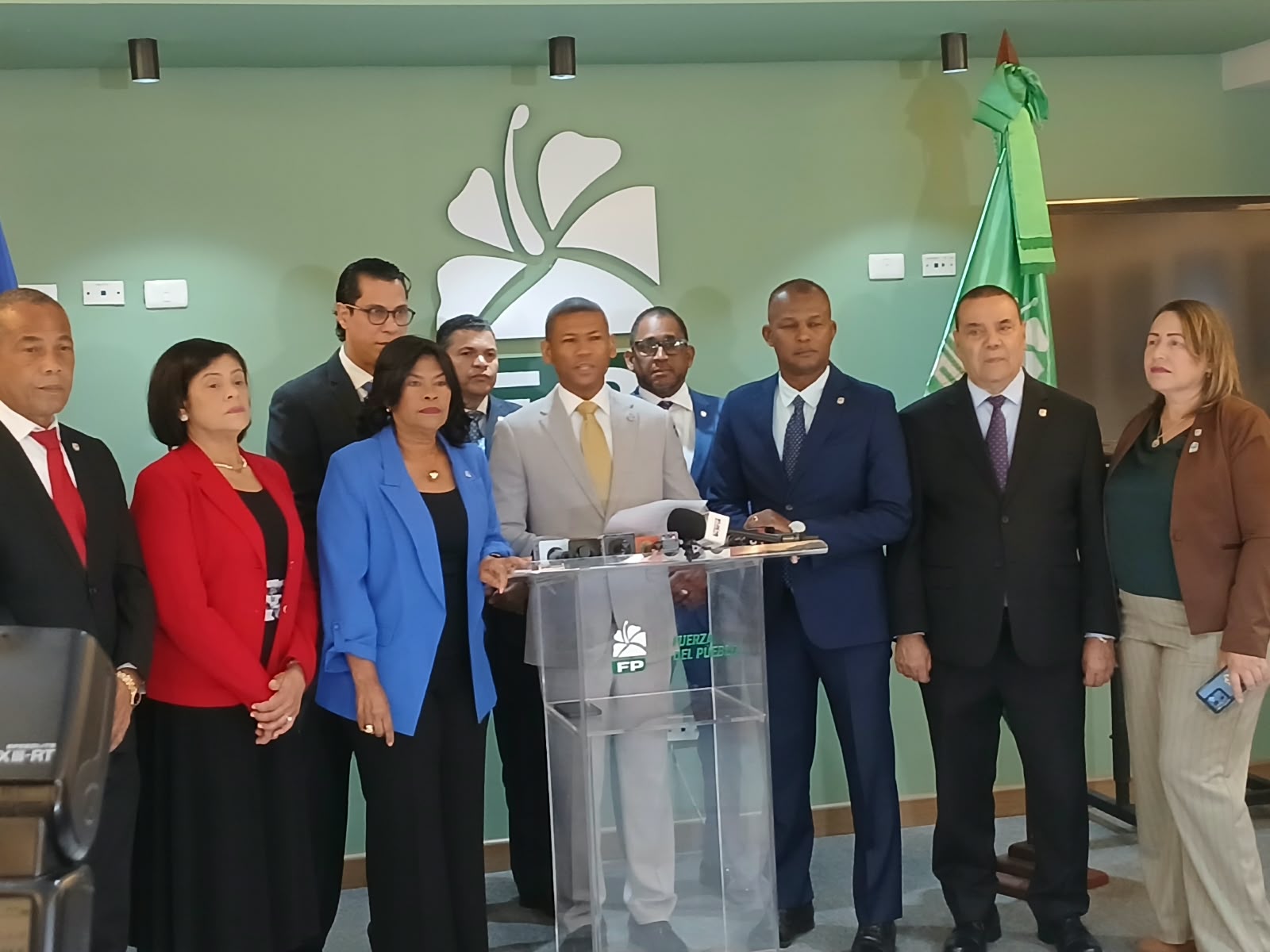 Bloque de diputados de la FP condena alza de combustibles y fracaso en medidas anticrisis Bloque de diputados de la FP condena alza de combustibles y fracaso en medidas anticrisis