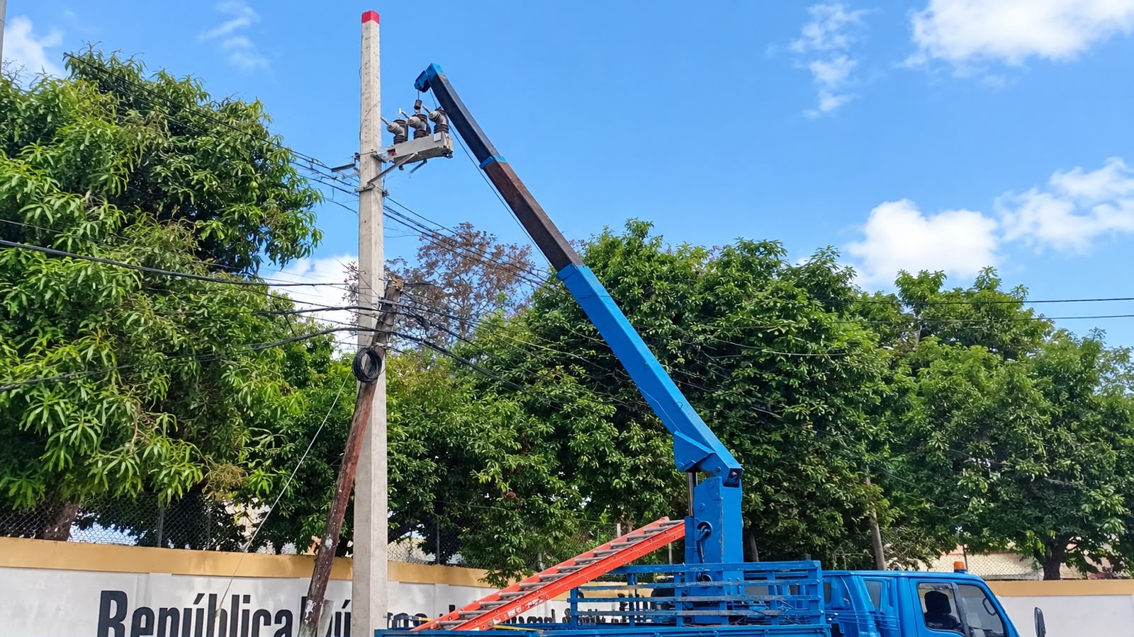 EDEEste avanza en modernización de su red eléctrica con la implementación de la primera fase del DAS EDEEste avanza en modernización de su red eléctrica con la implementación de la primera fase del DAS