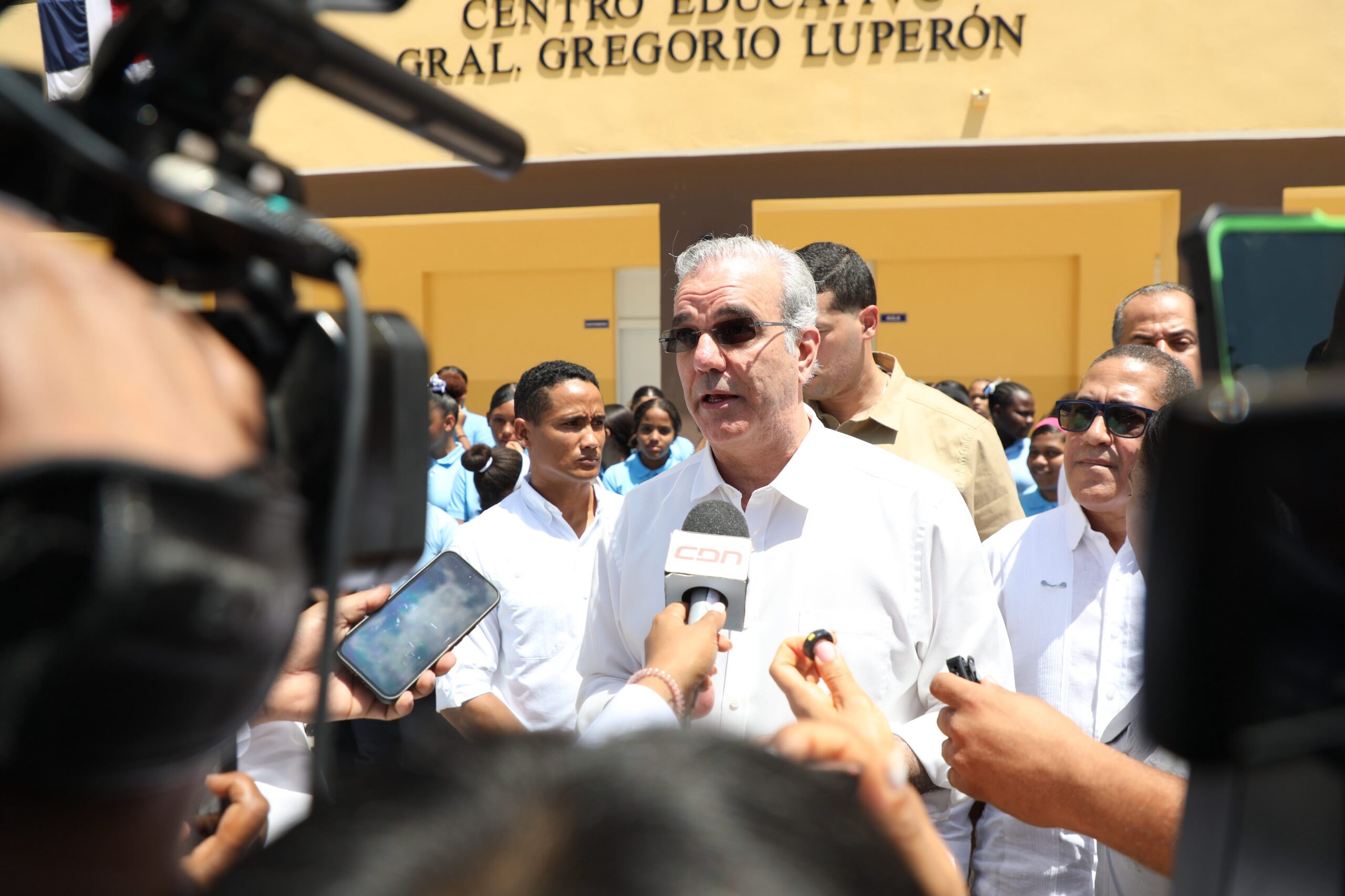 Abinader sobre Senasa: “Nuestro deseo es que todo el que tenga razones para ser sometido lo sea