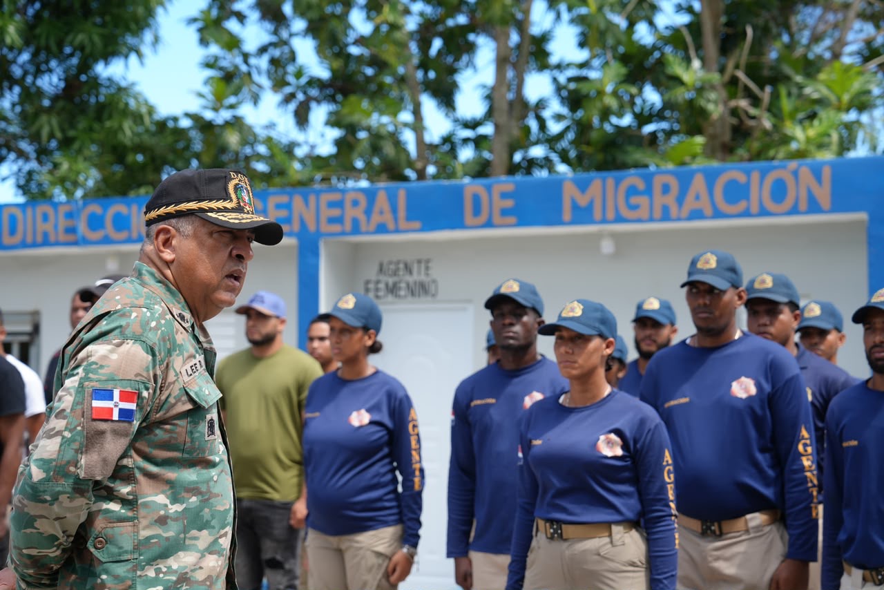Director DGM recorre San Francisco, Nagua y Monte Plata supervisa operaciones de control migratorio