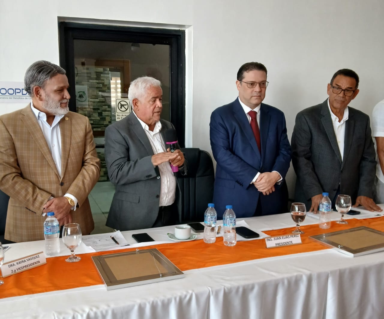 Anadegas recibe visita del ministro de Industria y Comercio en el marco de su asamblea anual