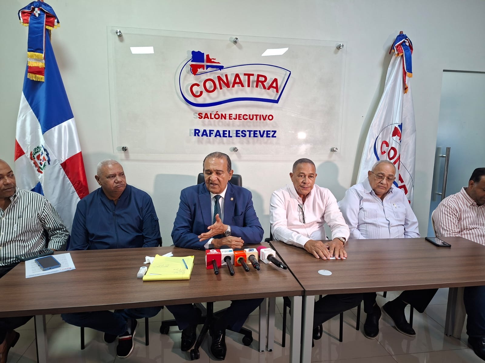Antonio Marte pide revisar aumento precios marbete; sugiere sea aplicado a vehículos de lujo Antonio Marte pide revisar aumento precios marbete; sugiere sea aplicado a vehículos de lujo