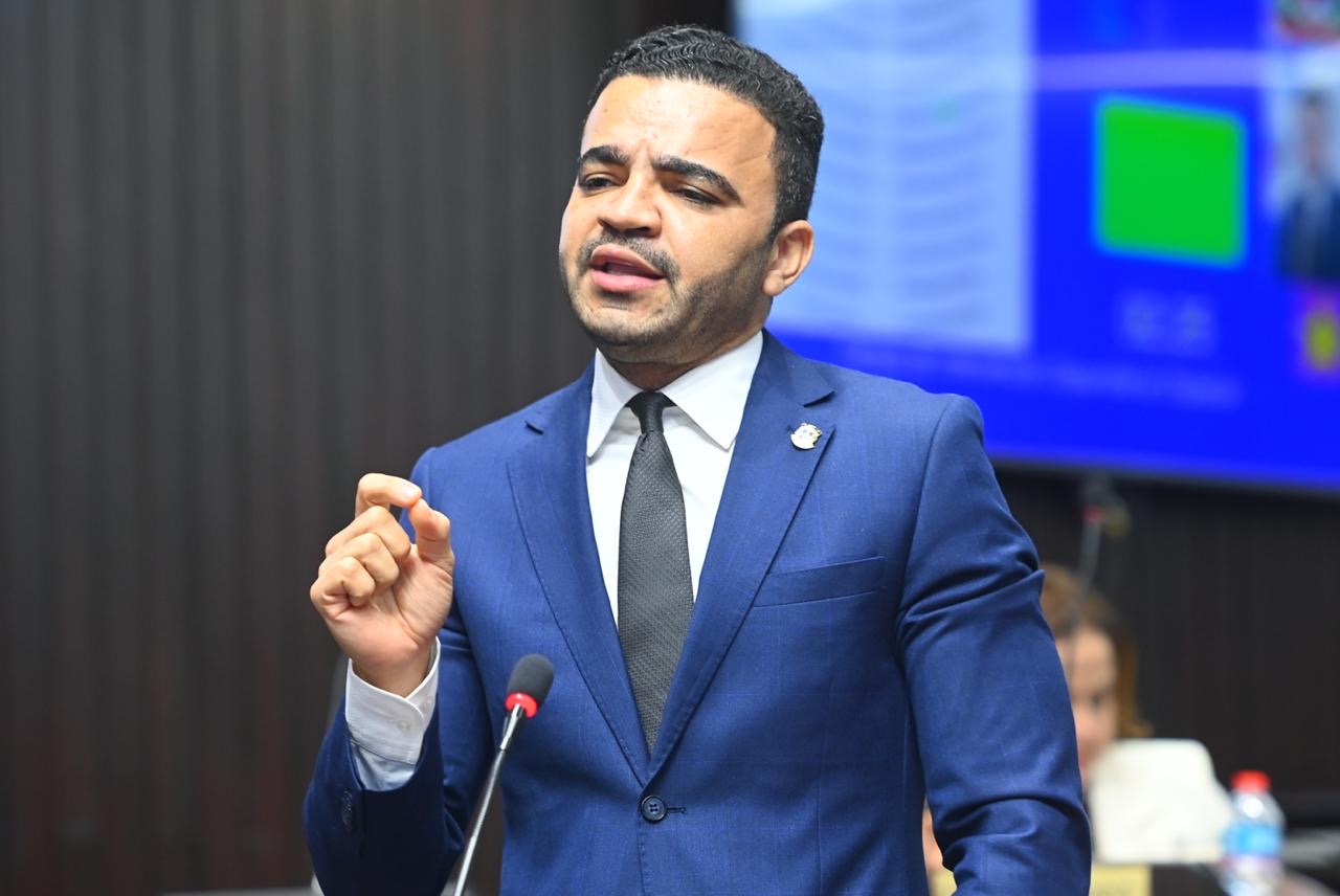 Saulo Vega deposita cuatro proyectos para impulsar el transporte, acceso al agua potable y salud en Villa Altagracia y otras comunidades de San Cristóbal Saulo Vega deposita cuatro proyectos para impulsar el transporte, acceso al agua potable y salud en Villa Altagracia y otras comunidades de San Cristóbal