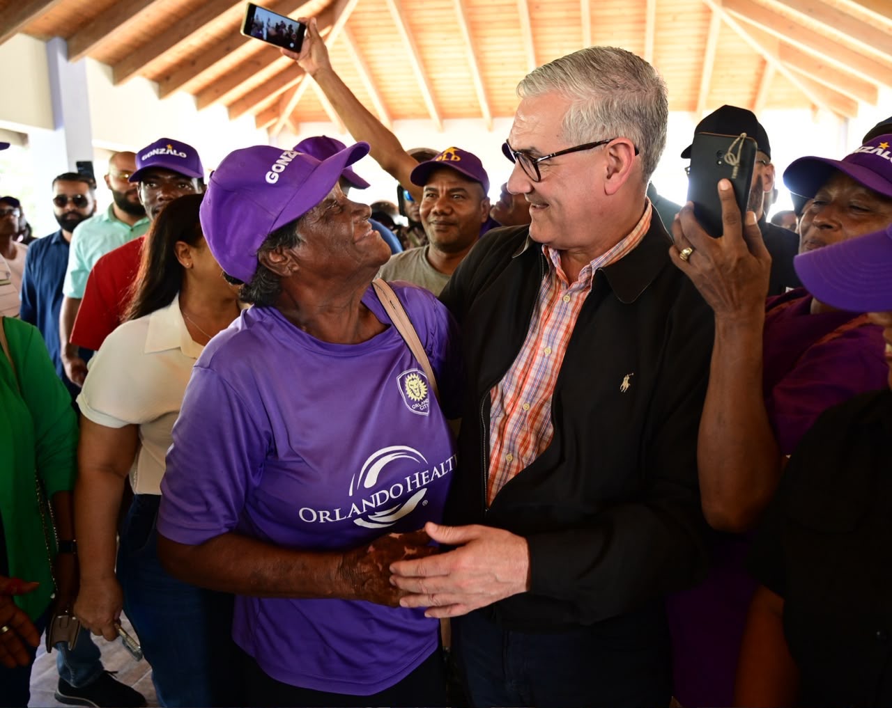 Gonzalo recorre nueve localidades de La Altagracia y promueve una nueva ola de bienestar
