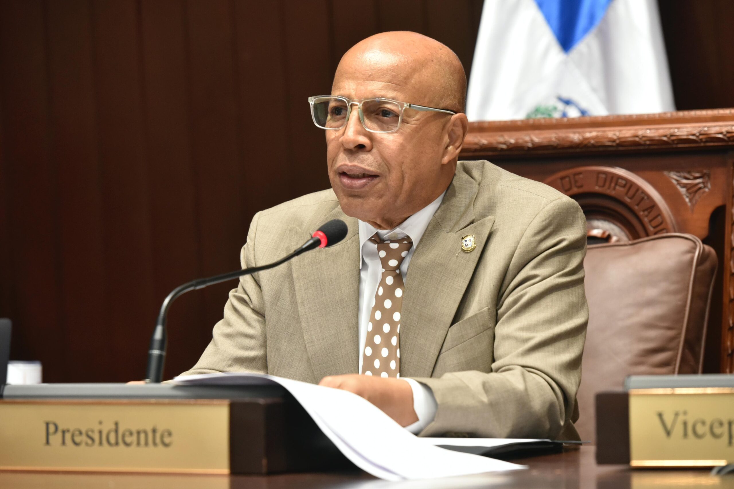 Alfredo Pacheco deplora diputados hayan abandonado la sesión