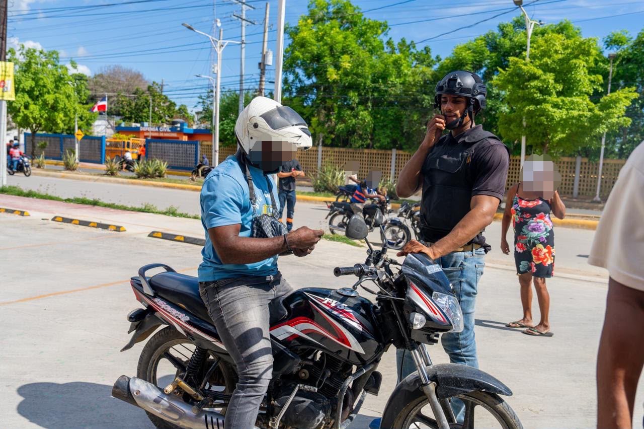 Intenso operativo de Migración en provincias de la frontera Sur deja 294 haitianos indocumentados detenidos este lunes
