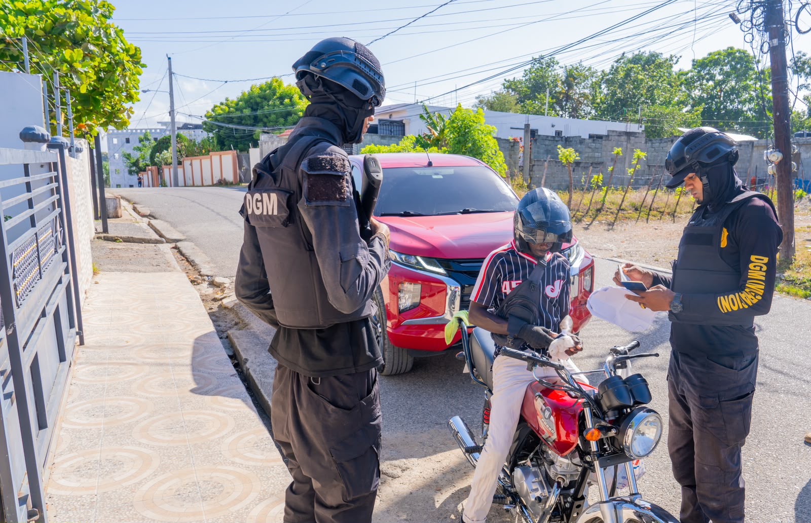 DGM deporta 487 extranjeros desde Haina durante ofensiva operacional