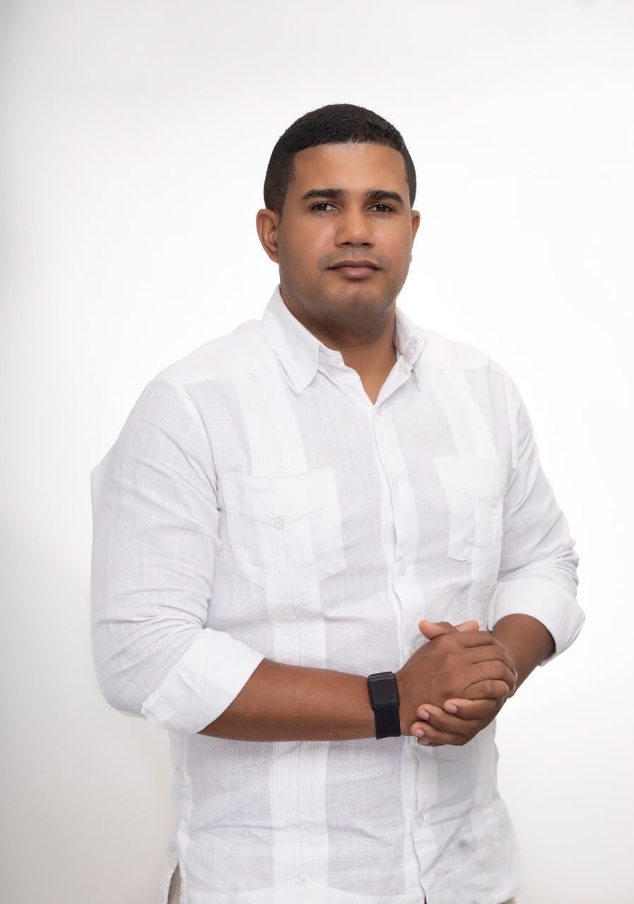 Randy Santana advierte sobre la importancia de la inscripción y verificación del padrón del PRM